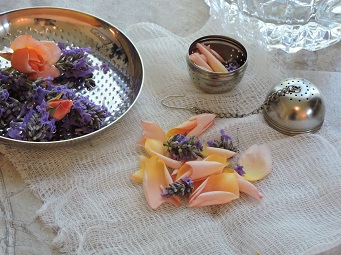ingredients cheesecloth-tea ball infuser-rose petals and lavender