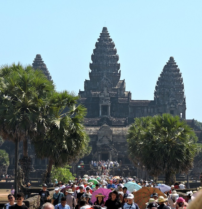 main causeway entrance to Angkor Wat