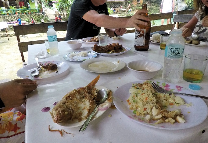 eating lunch at Kawasan falls