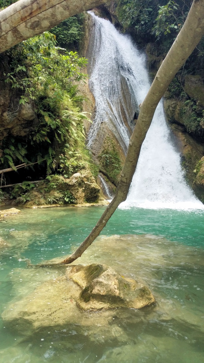 upper pool of Inambakan falls blue water