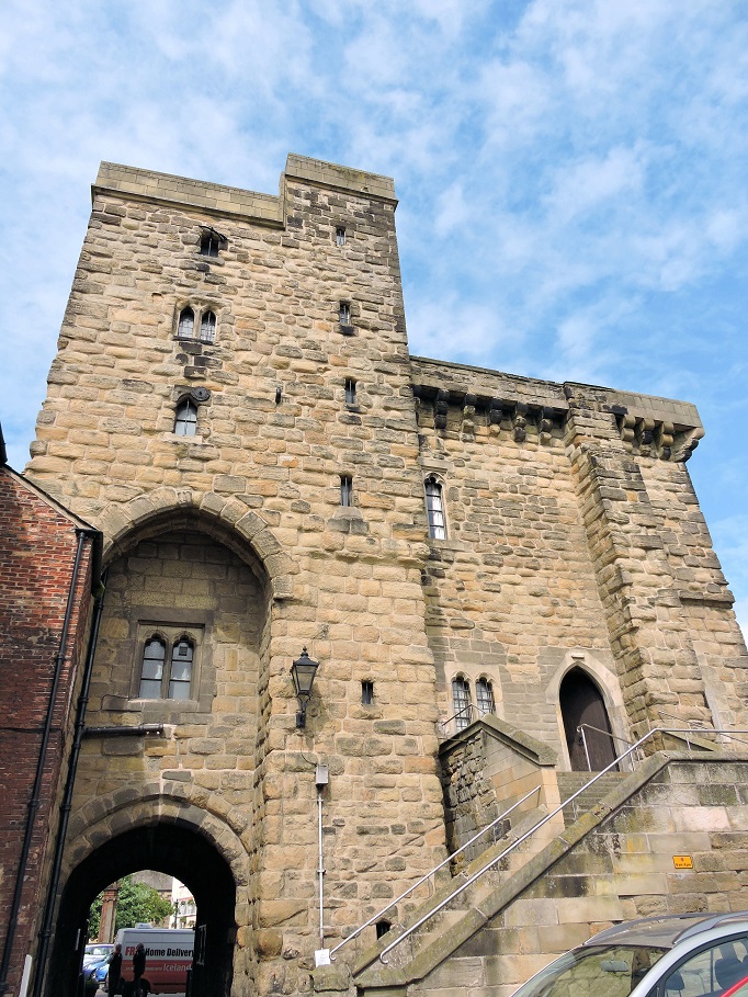 stone moot hall and gatehouse