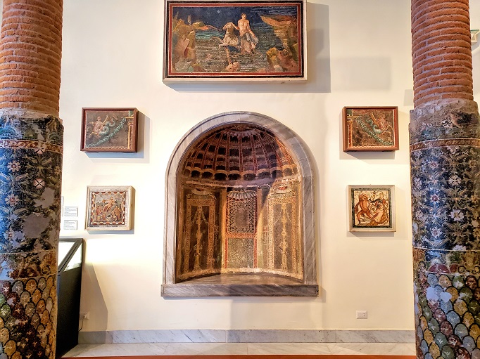 mosaic columns and alcove from pomeii