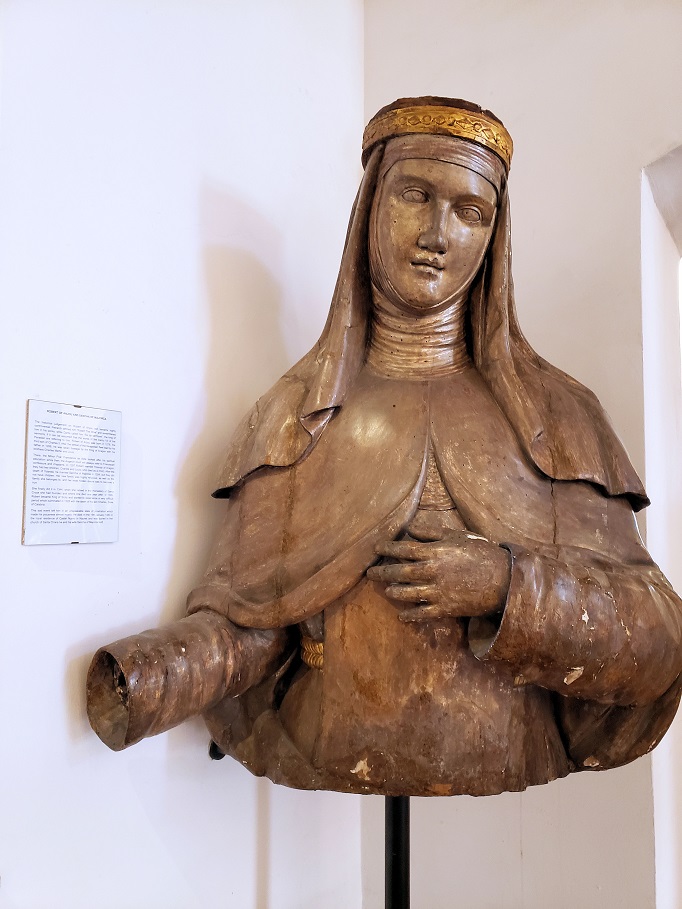 sculpture of Sancha of Majorca