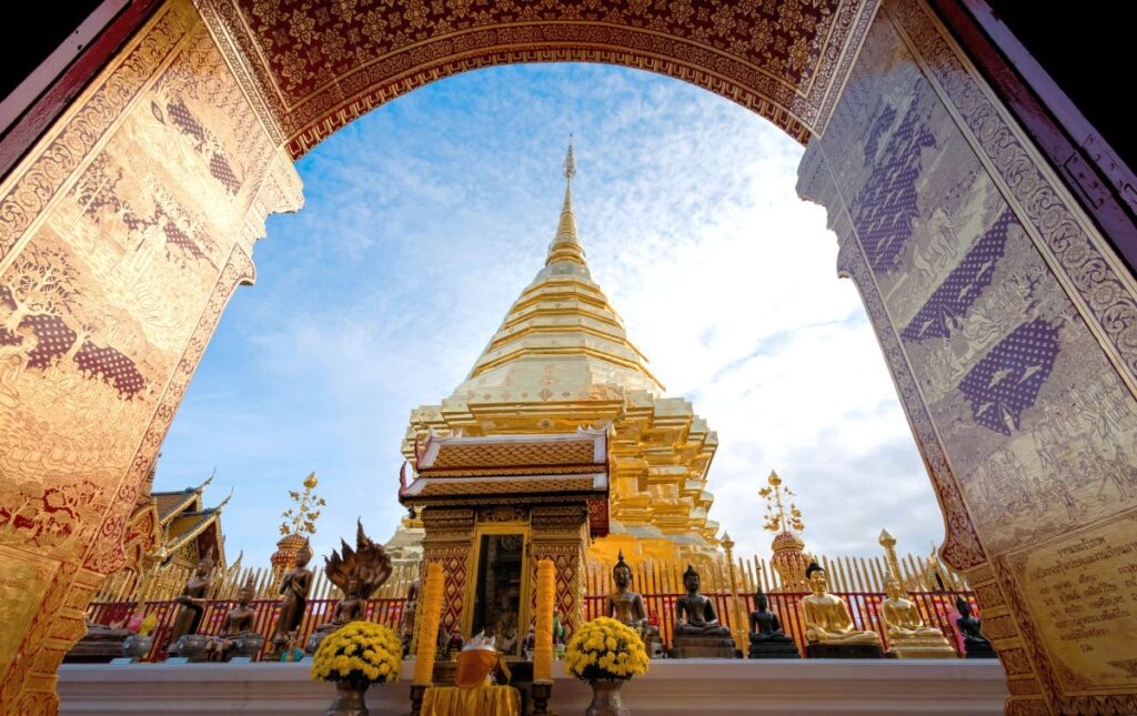 gold pagoda Buddha statues