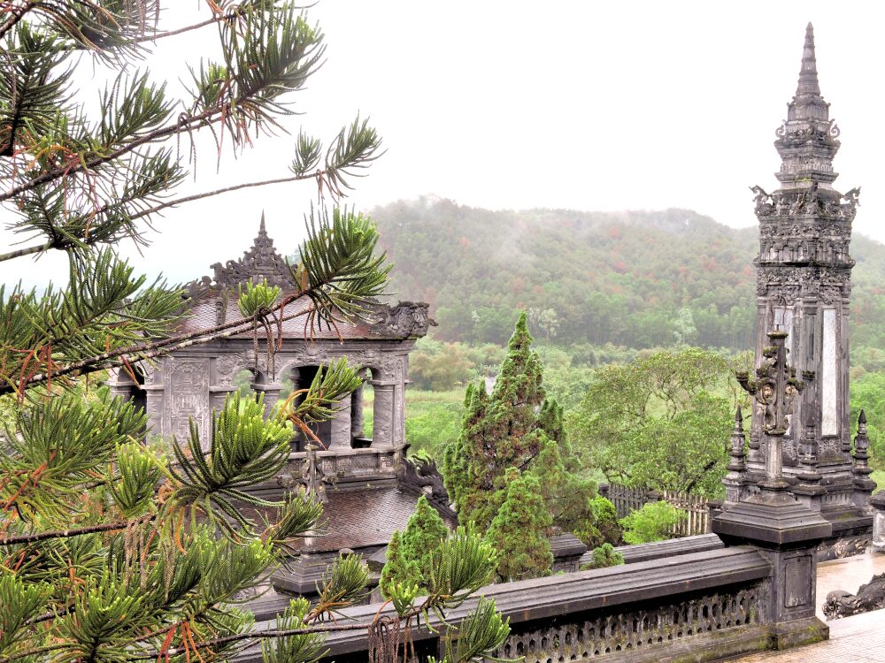 concrete tomb architecture
